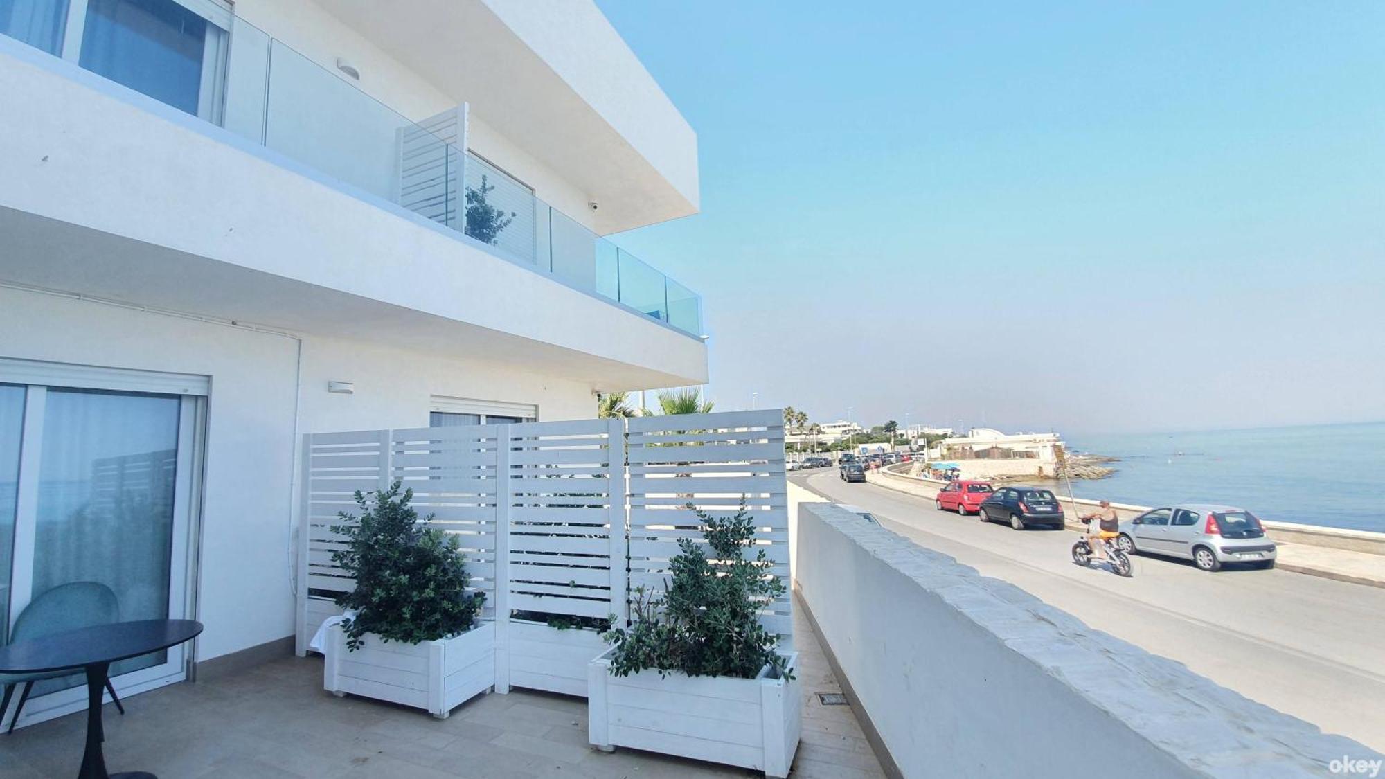 Villa Mediterranea Apartments - Seaview, Pool & Garden Bari Exterior photo